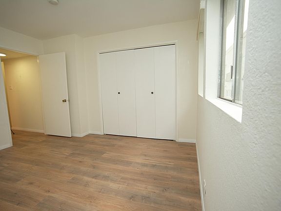 5th image of 4732 Elmwood Ave APT 2
