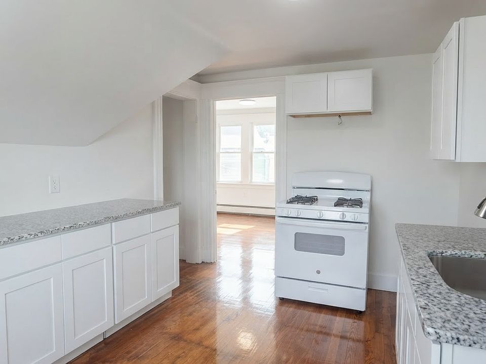 1st image of 69 Frank St #3A