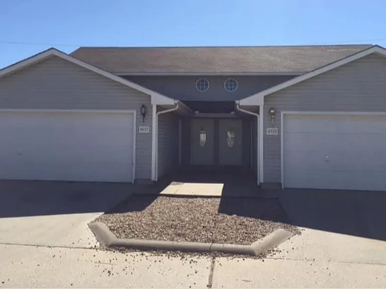 4457 S Dodge Ave — Photo 1