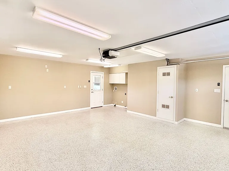 1537 McDonald Rd — Photo 34