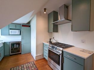 81 Highland Ave #3TOP, Cambridge, MA 02139