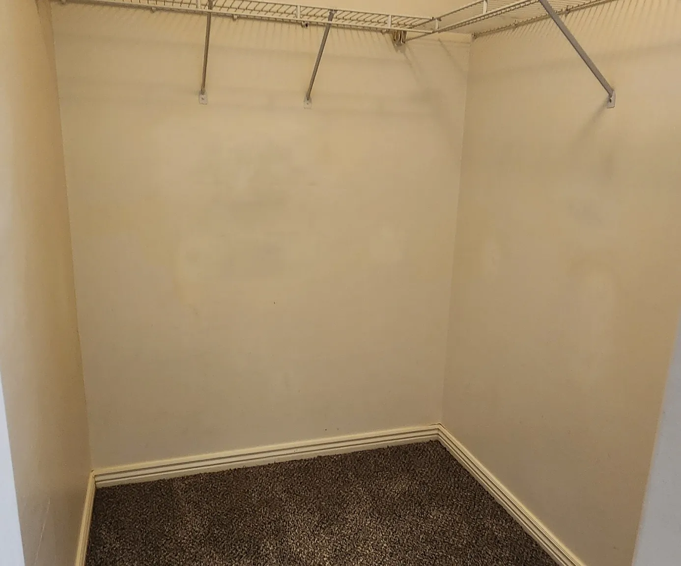 504 N Seven Peaks Blvd — Photo 4