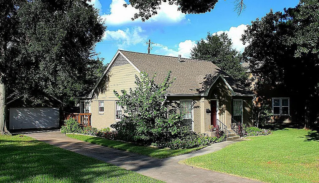 2 bed, 1.0 bath, 1068 sqft, $1,875 — Photo 3