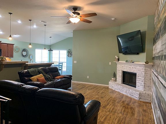 3rd image of 3216 Oriental Ave