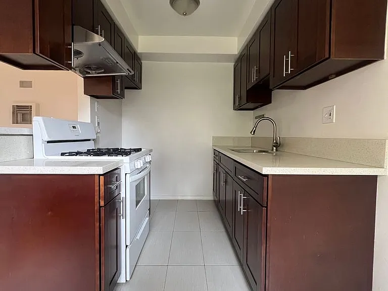 100 E Commonwealth Ave — Photo 5