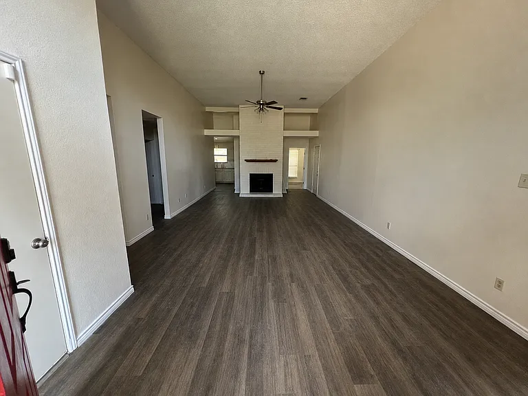 2881 Fenwick St — Photo 7