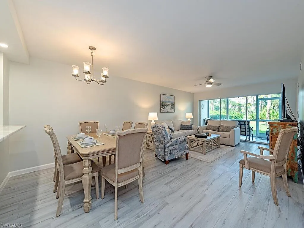 2 bed, 2.0 bath, 1072 sqft, $5,000 — Photo 3