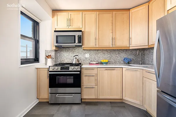Sold by Sotheby's International Realty | media 5