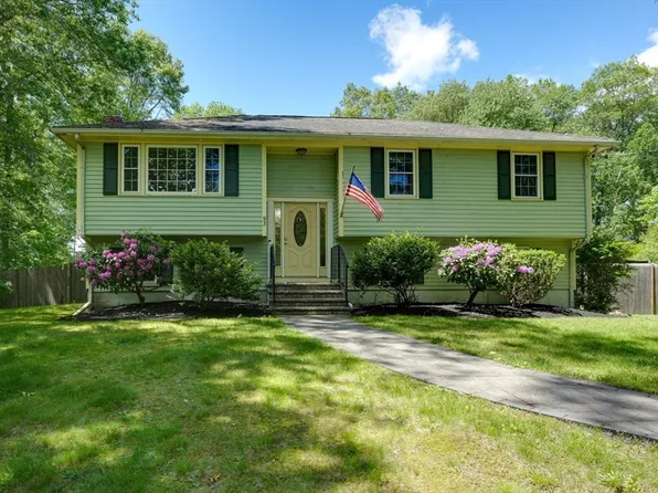 93 Acorn St, Millis, MA 02054