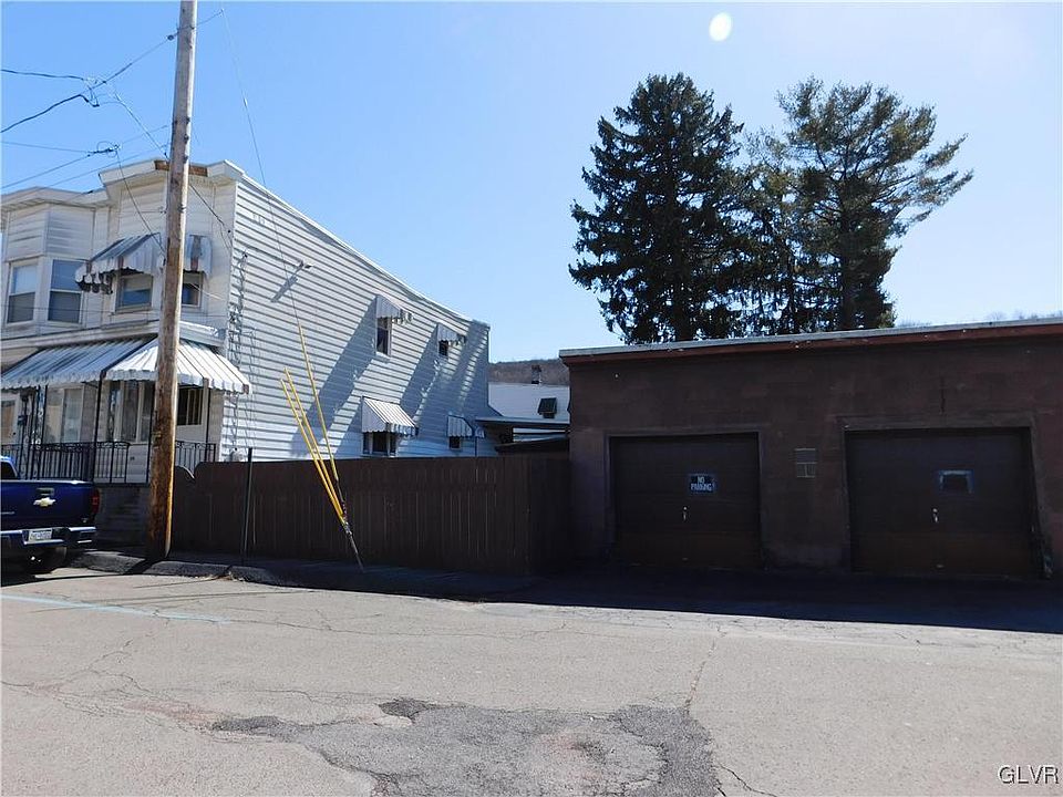 1st image of 702 W Pine St