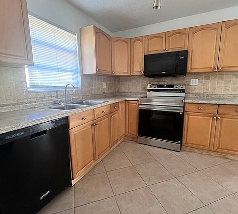 2nd image of 2611 NW 16th Ct