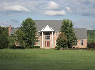 1265 River Woods Dr, Hinckley, OH 44233