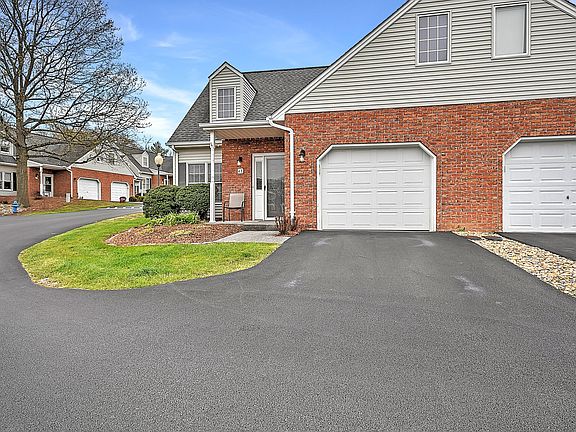 3rd image of 1725 Lakeview Dr #47