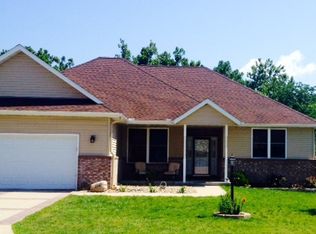 225 Independence Dr, East Peoria, IL 61611