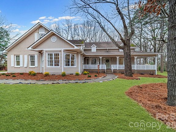 2nd image of 2721 Tara Dr