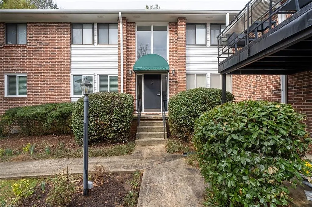 Building Photo - 4266 Roswell Rd NE #E4