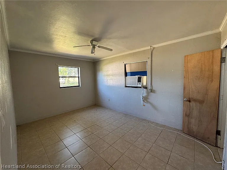 315 Sangster St — Photo 7