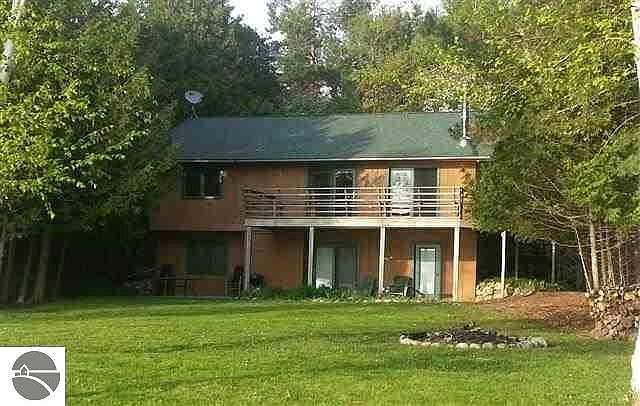 1st image of 2093 Bell St