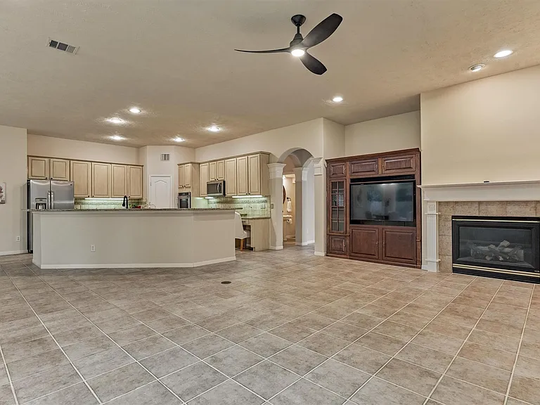 6615 Haughton Dr — Photo 22