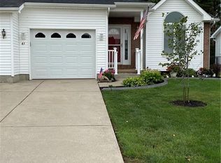 43 Kelly Ct, Lancaster, NY 14086