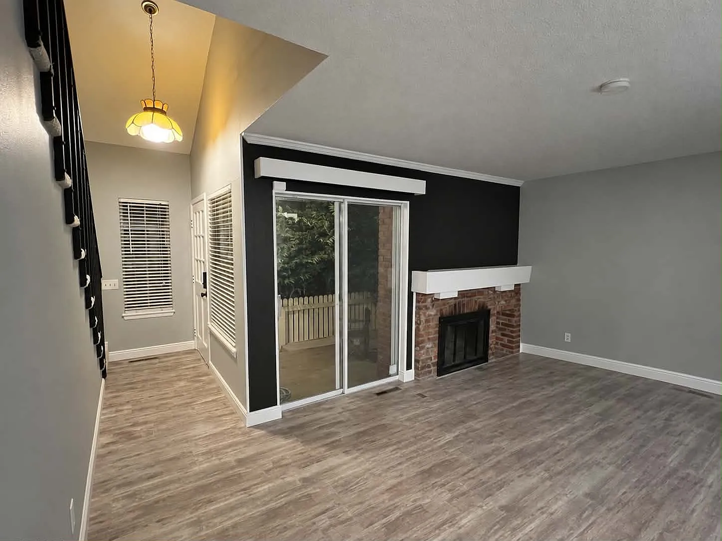 2 bed, 996 sqft, $2,100 — Photo 4