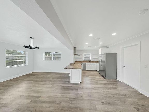 5th image of 1350 SW 26th Ave