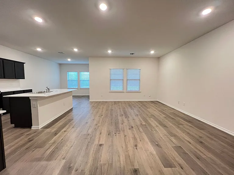 13156 Sanctuary Dr — Photo 2