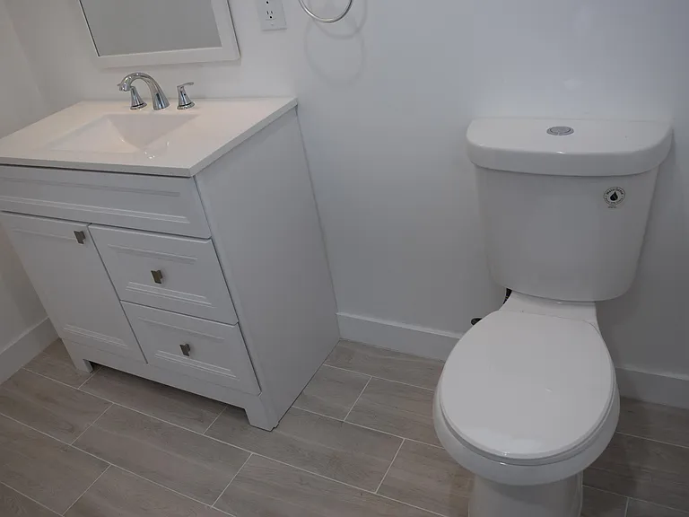2747 Dudley Dr E #D — Photo 21
