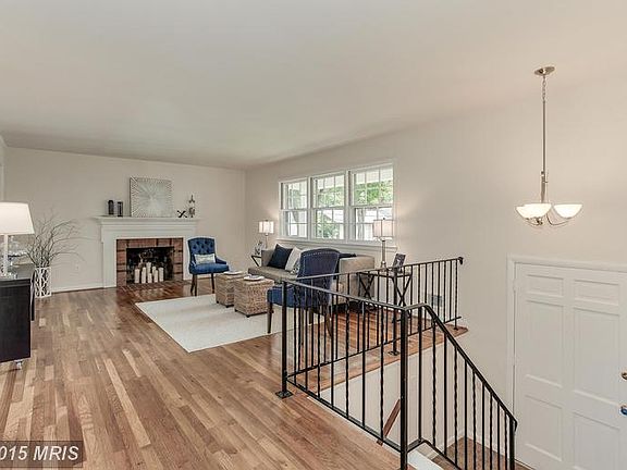 formal living room w/ fireplace