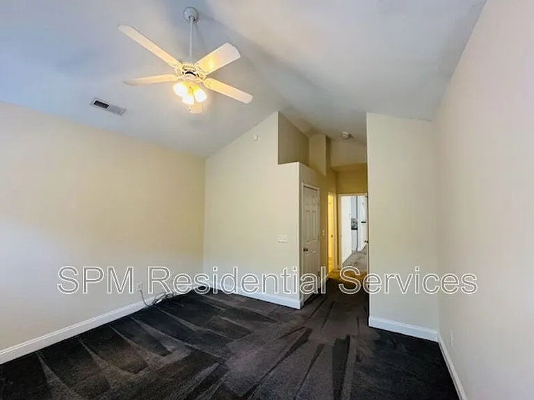 1692 Honeybee Ln — Photo 9