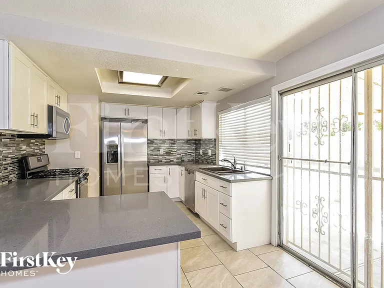 3909 Almondwood Dr — Photo 5