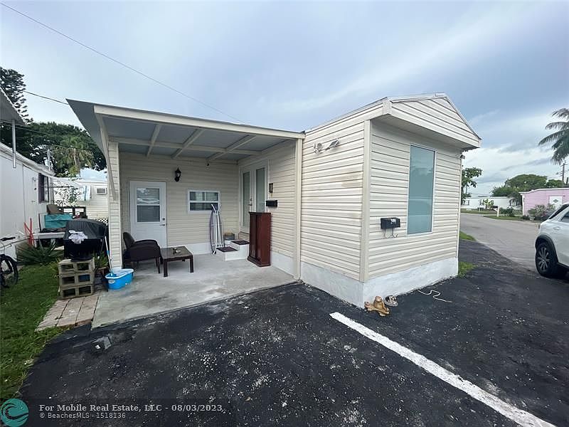2nd image of 2776 NW 29th St