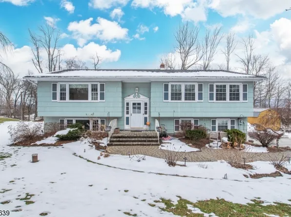 14 Slayton Rd, Vernon Twp., NJ 07418
