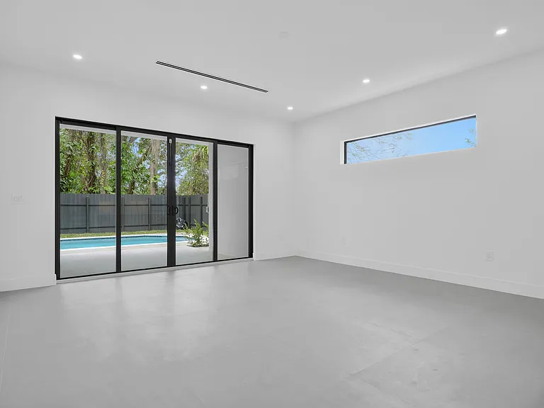 5117 NW 3rd Ave — Photo 12
