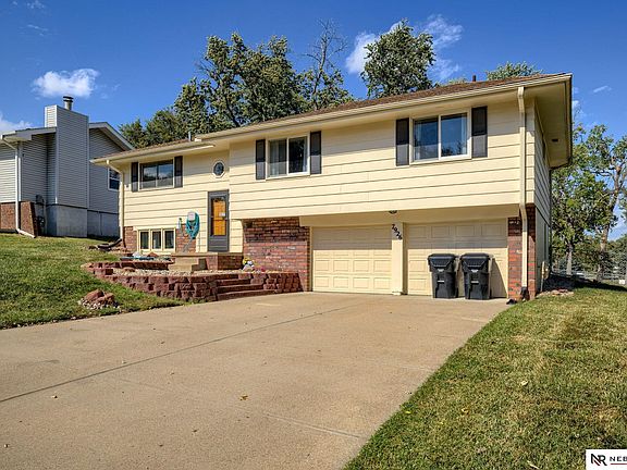2nd image of 7926 Cottonwood Ave