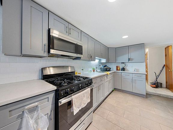 Huge Kitchen (downstairs)