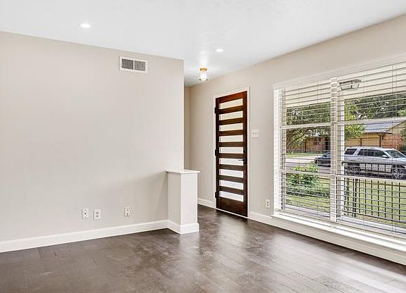 5th image of 1326 Northlake Dr