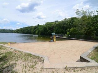 76 Lakeside Rd, Mahopac, NY 10541