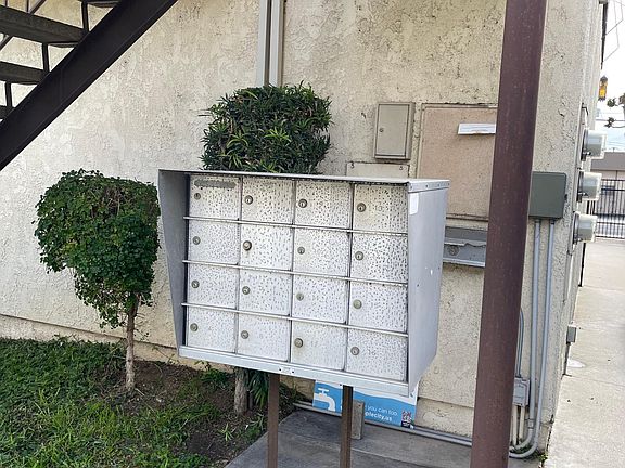 2nd image of 5004 Farago Ave Unit 8