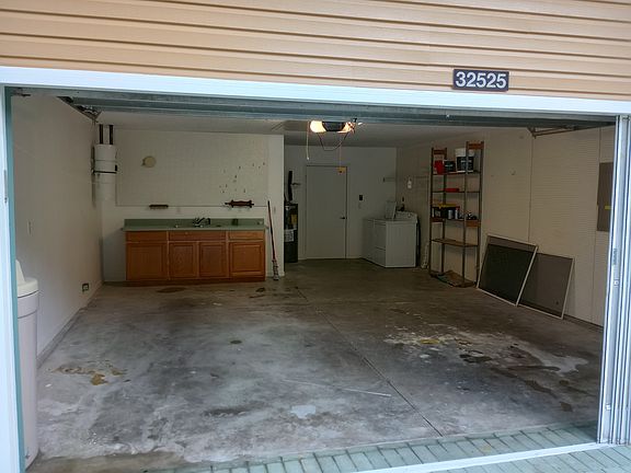 4th image of 32525 Oak Park Dr