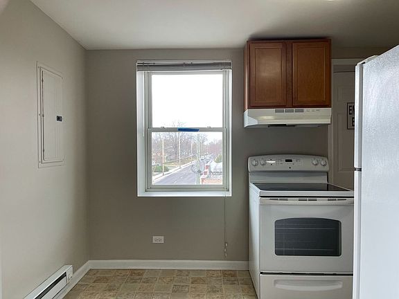 3rd image of 141 S Batavia Ave #X141-c