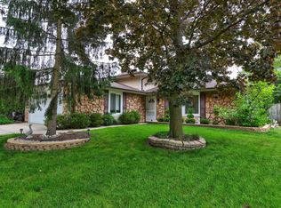 833 Summerfield Dr, Roselle, IL