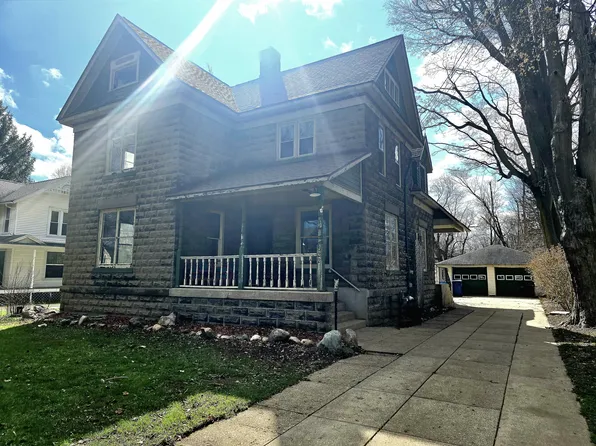 622 Maple St, Colon, MI 49040