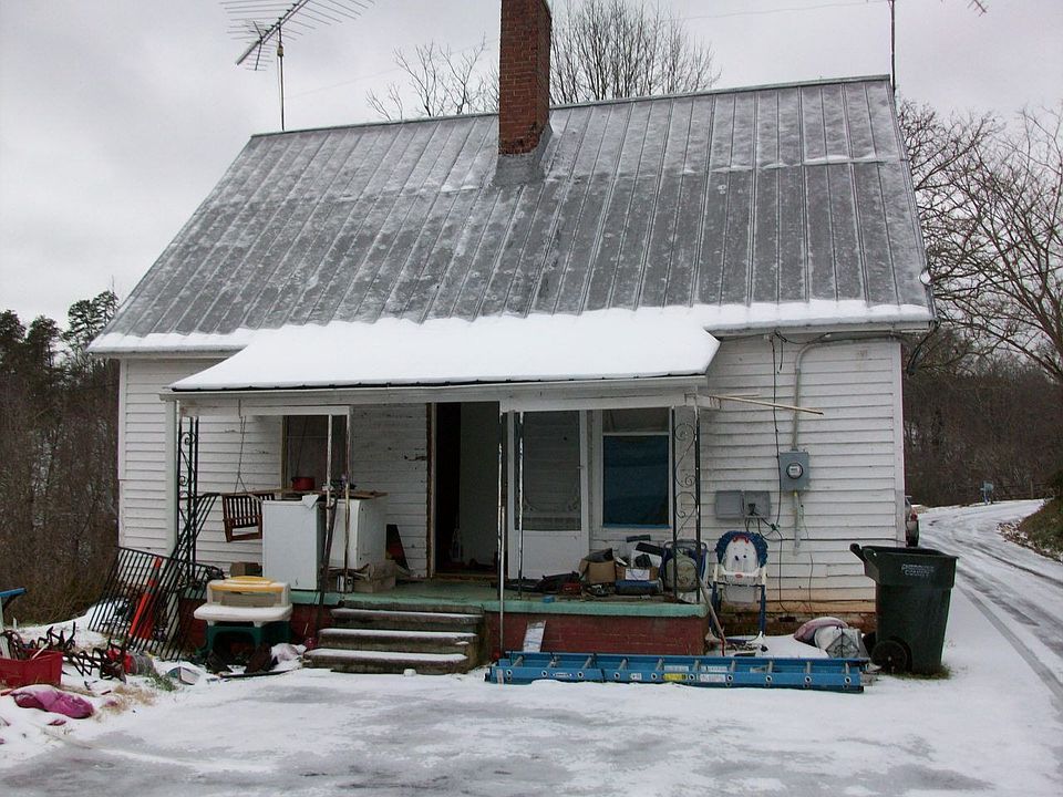 2nd image of 233 Doolittle St