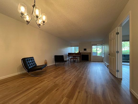 3rd image of 4016 Farm Hill Blvd APT 101