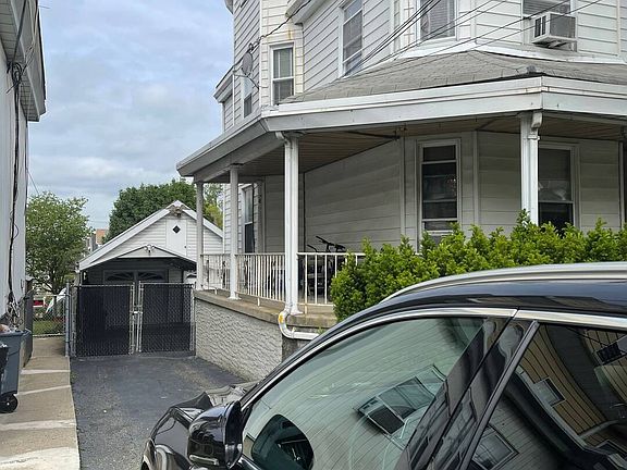 2nd image of 224 Rich Ave