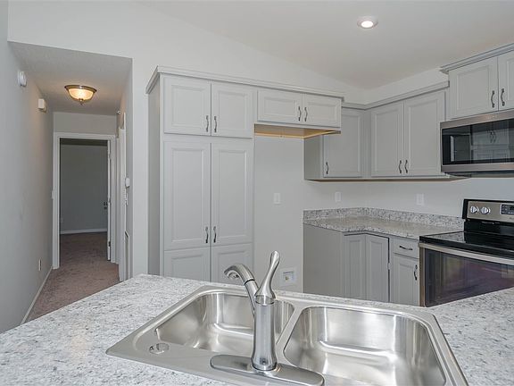 4th image of 1843 Jesse Ln #35-305