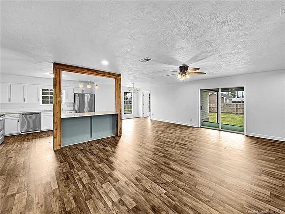 3rd image of 2540 Saint Joseph St