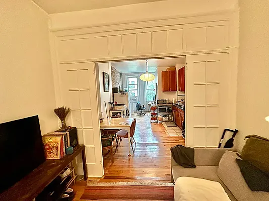 Rented by Outlive | media 11