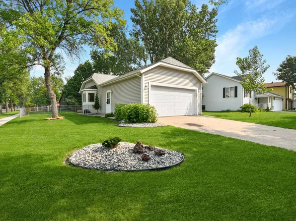 2119 27th Ave S, Fargo, ND 58103